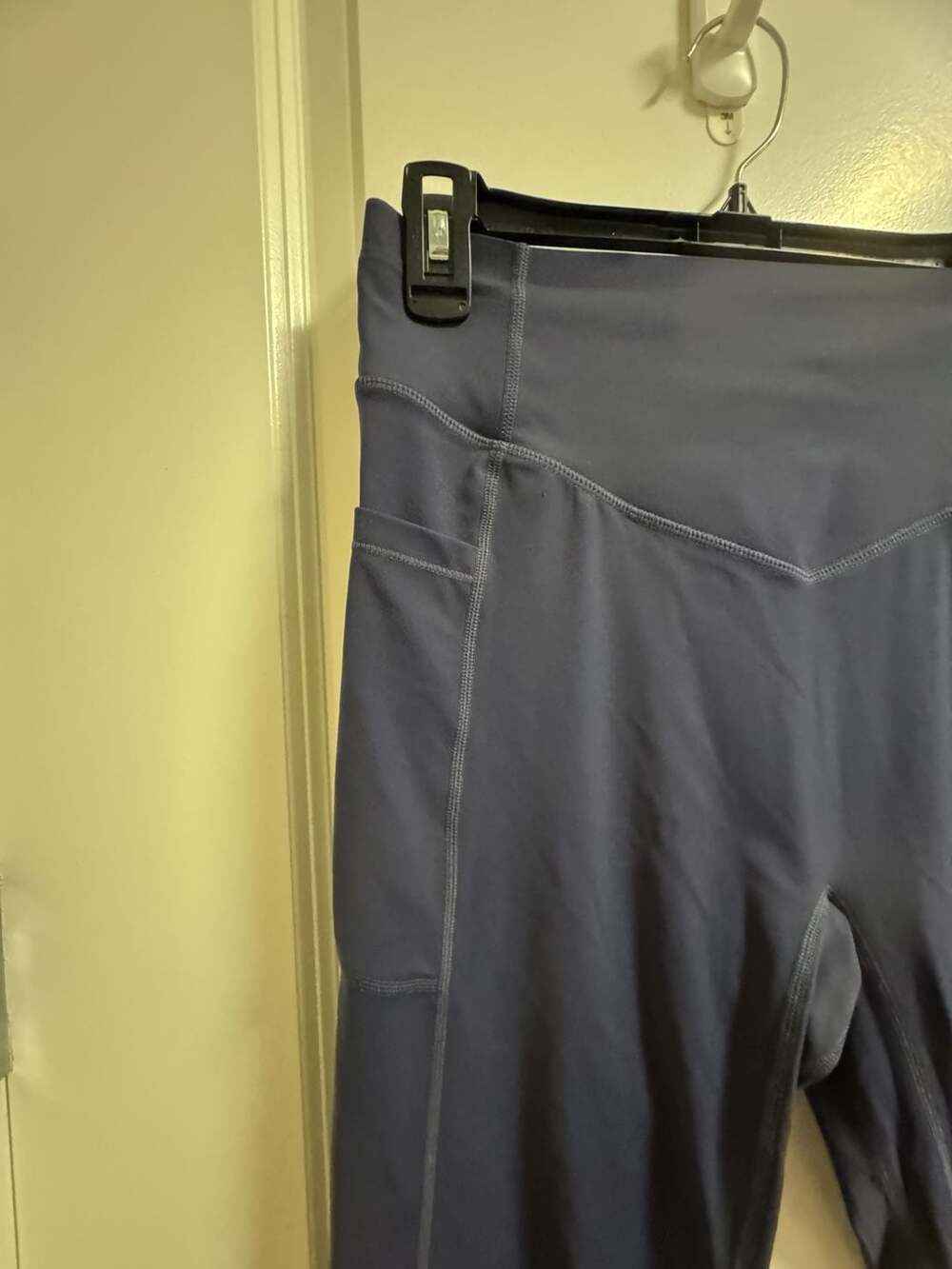 Halara Leggings Size L 7/8 Blue Pocket Ruched Booty Athletic - Picture 3 of 7